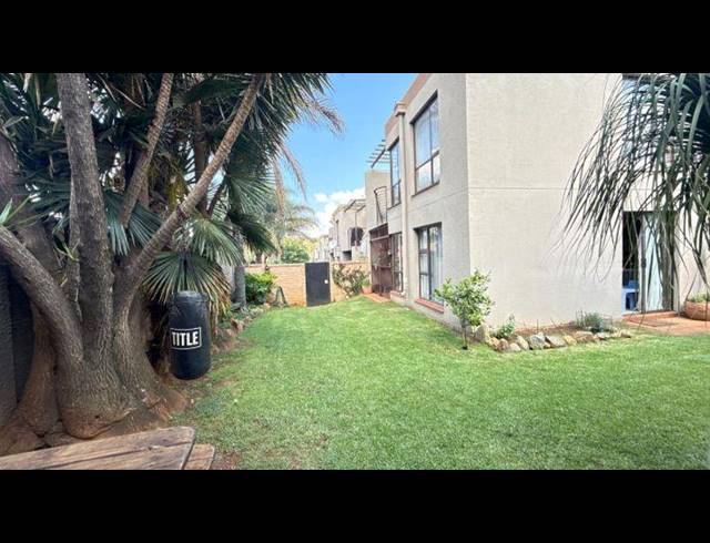 2 BEDROOM TOWNHOUSE FOR SALE IN GLENVISTA